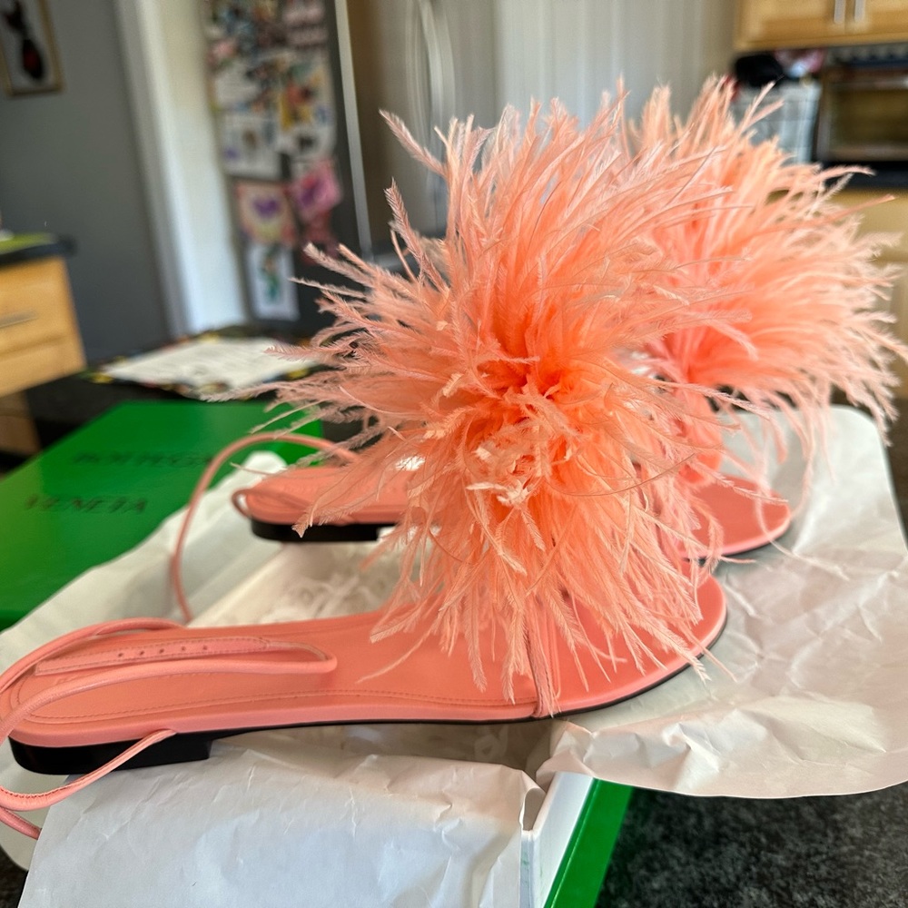 Bottega Veneta feather flat sandals NWB 37.5 salmon pink - Picture 2 of 14